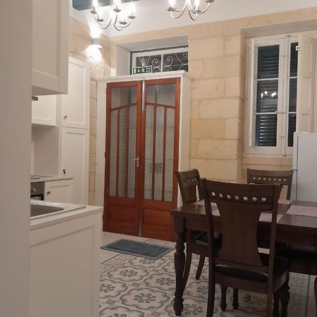 Charming Town House In Cospicua, Valperga Rooms Екстер'єр фото