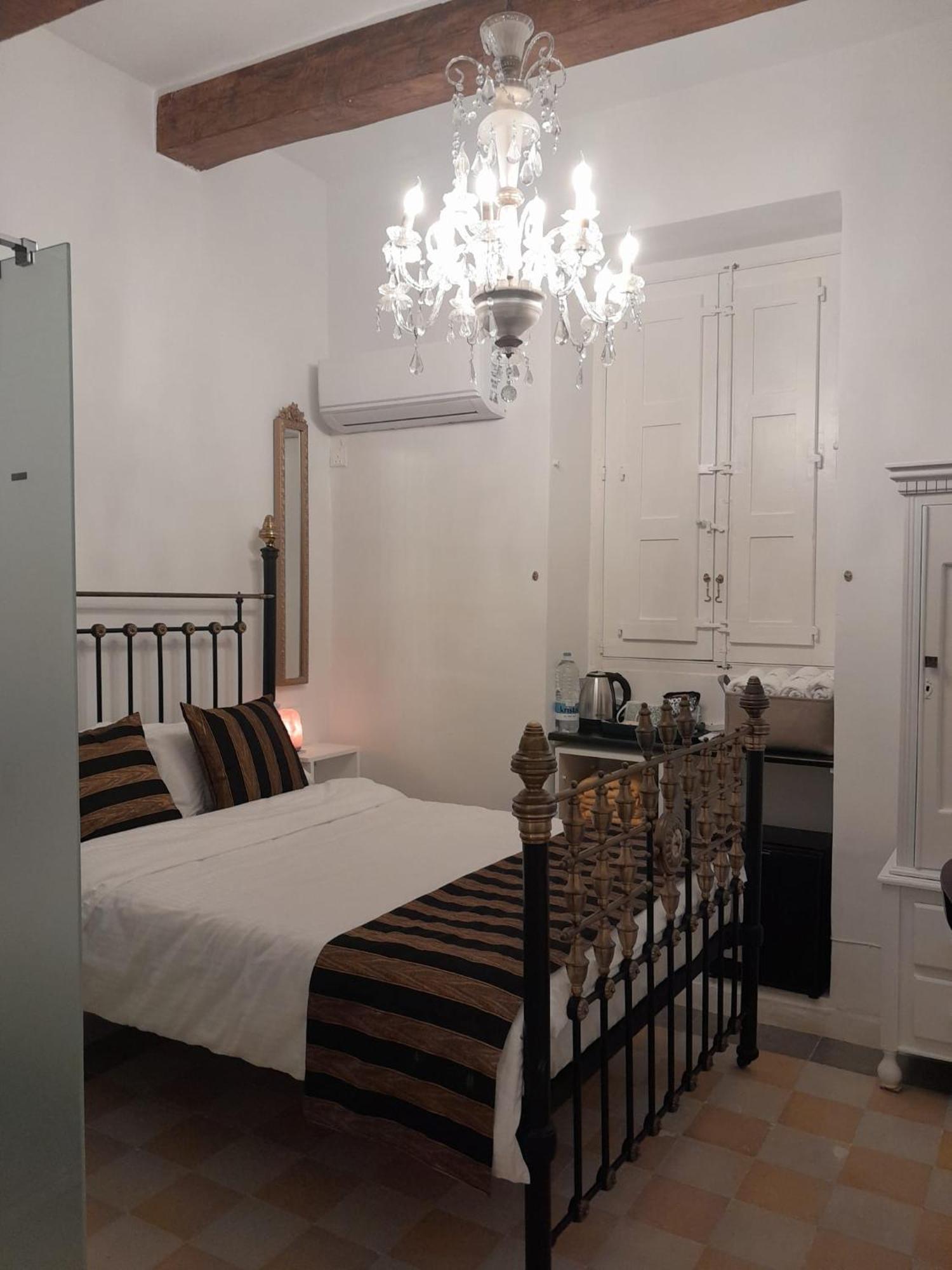 Charming Town House In Cospicua, Valperga Rooms Екстер'єр фото
